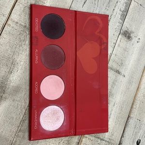 Younique Moodstruck Beloved shadow palette
